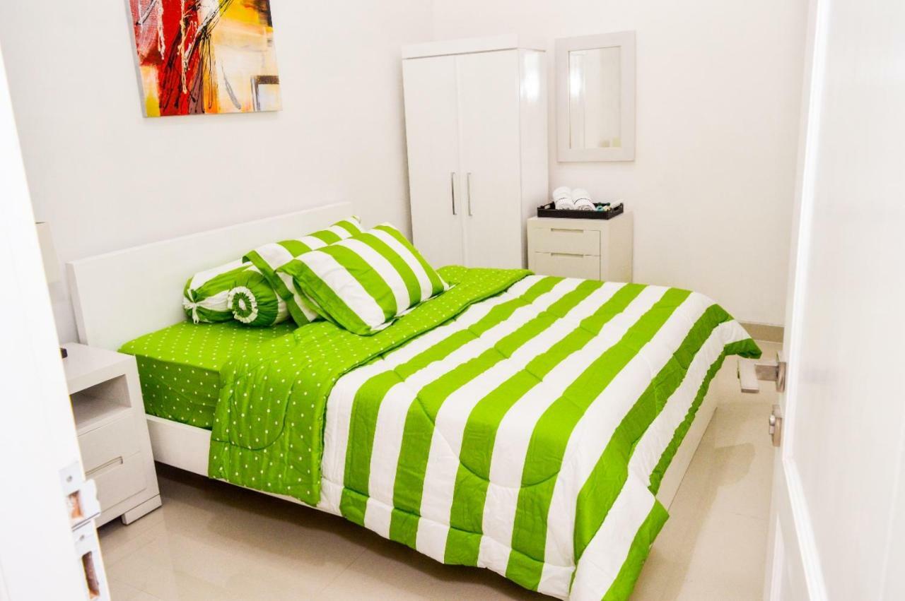 Omah Melati - Vacation Home Surakarta  Экстерьер фото