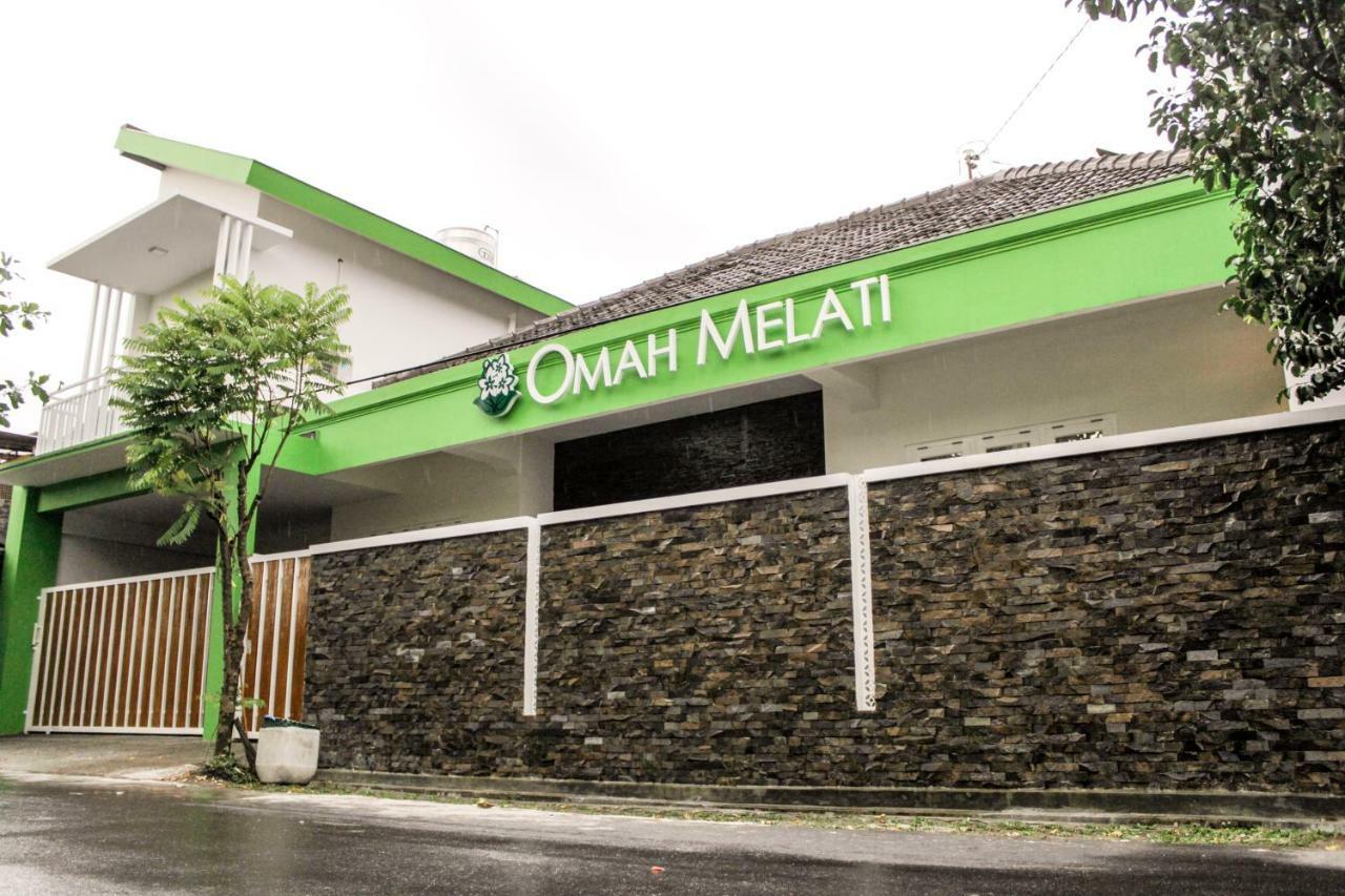 Omah Melati - Vacation Home Surakarta  Экстерьер фото